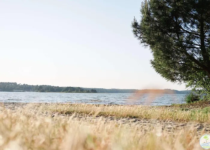 Bourg Avec Terrasse Classe 1 Etoile Pour 4 Personnes